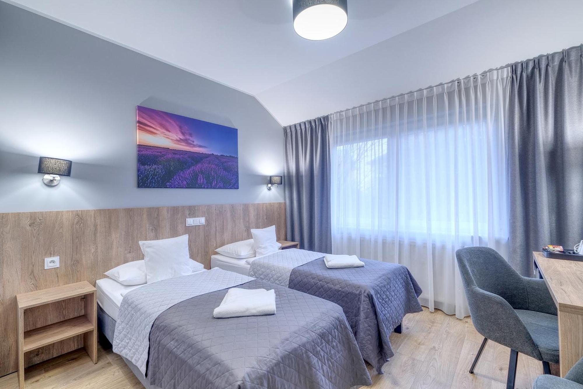 Lawendowy Dwor Bed & Breakfast Pszczółki Bagian luar foto