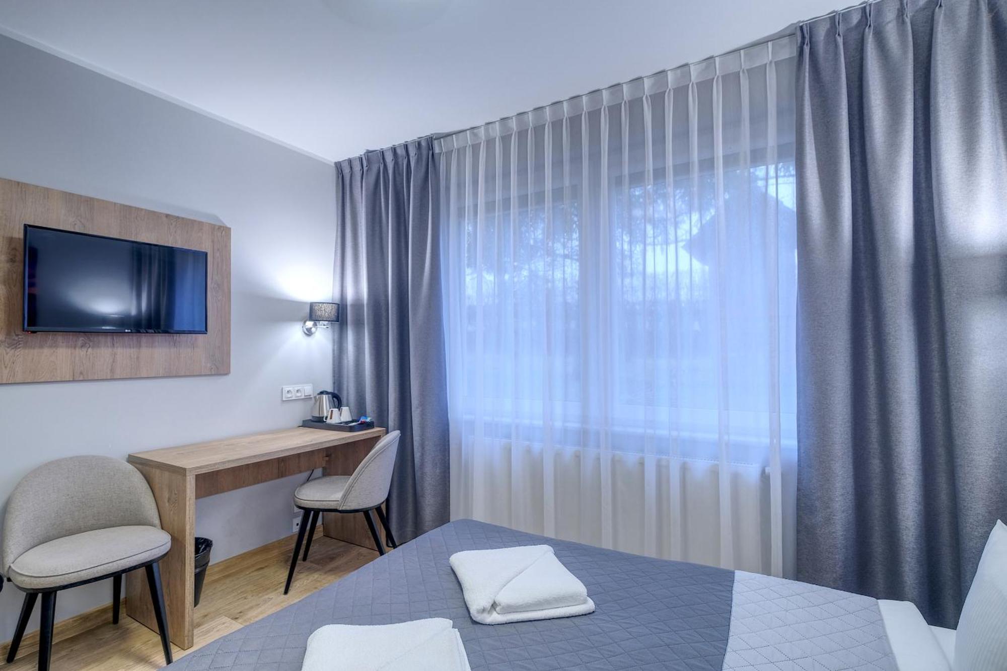 Lawendowy Dwor Bed & Breakfast Pszczółki Bagian luar foto