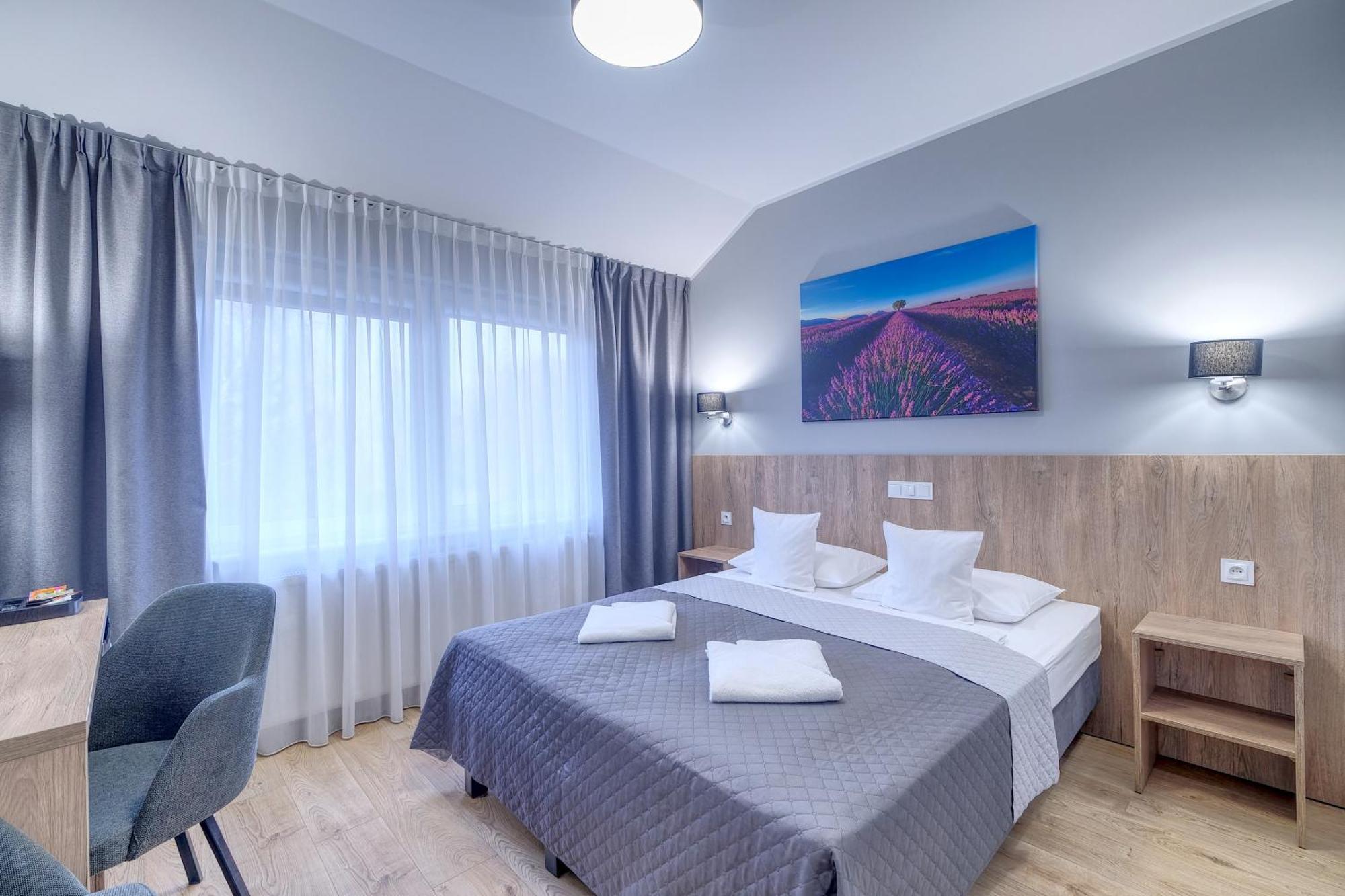 Lawendowy Dwor Bed & Breakfast Pszczółki Bagian luar foto